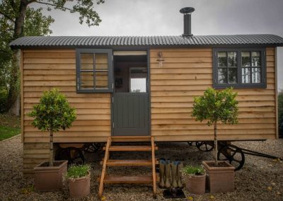 shepherds hut cotswolds - DSC 9175 1