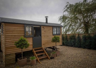 shepherds hut cotswolds - DSC 9178 1